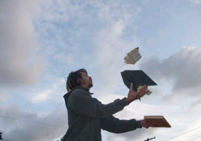 juggling_books_3fqi